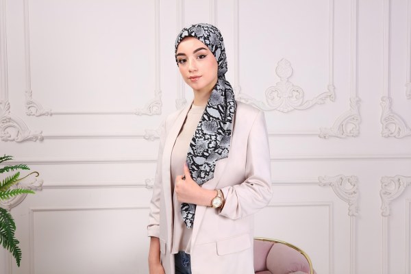 Jasa Desain Hijab Printing, Solusi Ciptakan Motif Sendiri Meski Tanpa Keahlian
